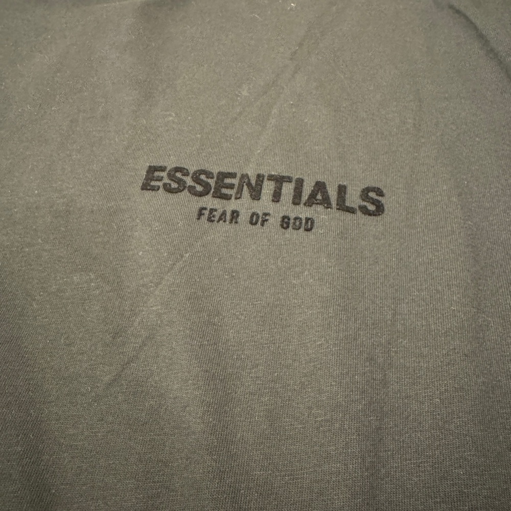 Fear of God Essentials Stretch Limo Tee men’s size Medium! NWT! - Picture 3 of 6